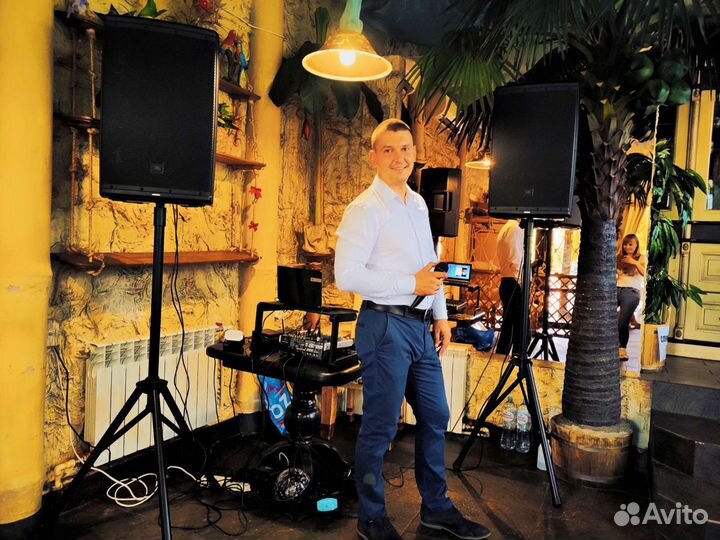 Ведущий DJ Живая музыка