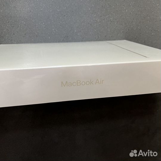 MacBook Air 13.6 8/256Gb 2022г