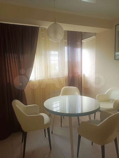 2-к. квартира, 74 м², 7/10 эт.