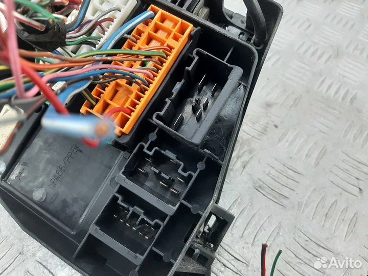 Блок реле Mazda Premacy