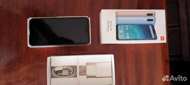 Xiaomi Mi A2 Lite Android One, 3/32 ГБ