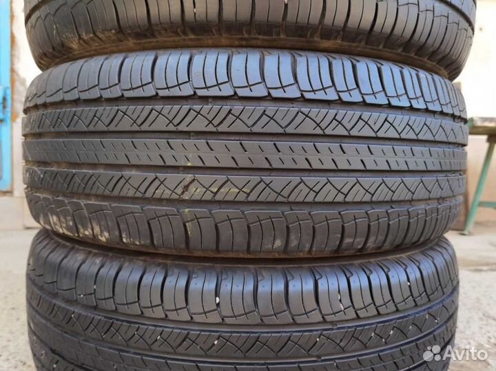 Michelin Latitude Tour HP 215/65 R16 98H
