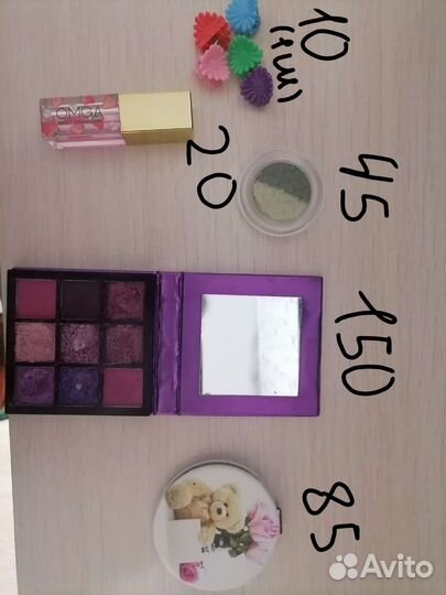 Серёжки и косметика