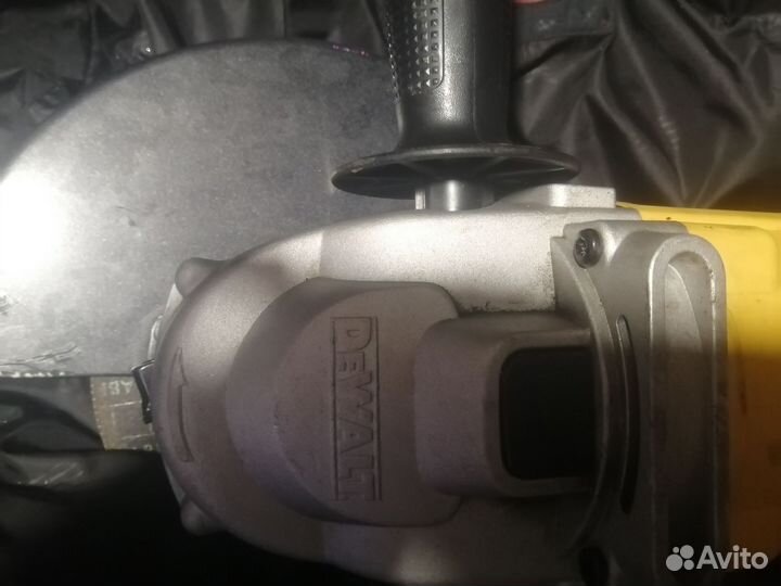 Болгарка dewalt