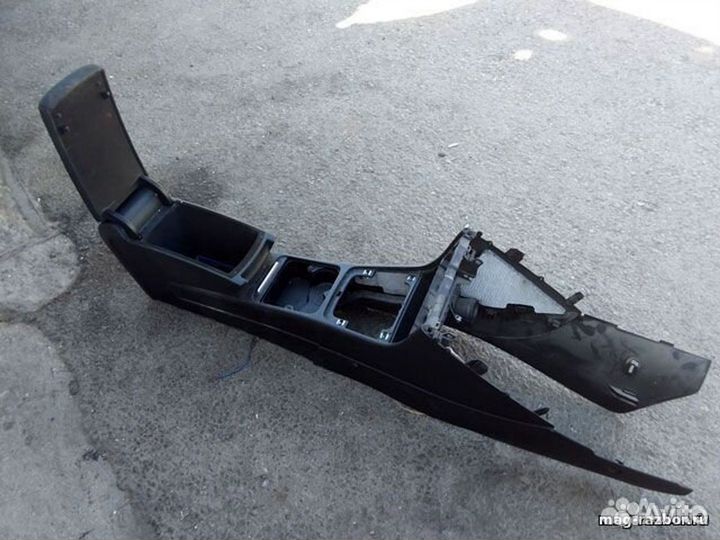 Консоль Volkswagen Passat B6