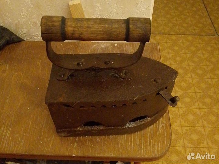 Утюг старинный