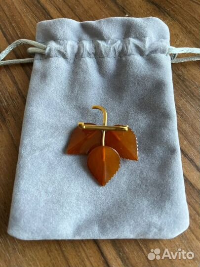 Брошь янтарь СССР