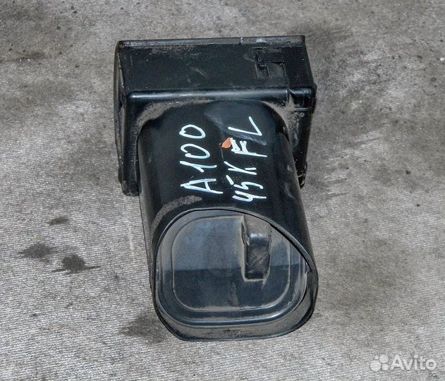 Воздуховод торпеды левый Audi 100 C4