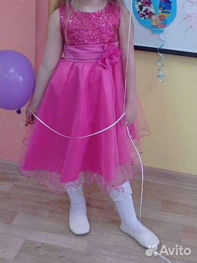 Два платья для девочки нарядные