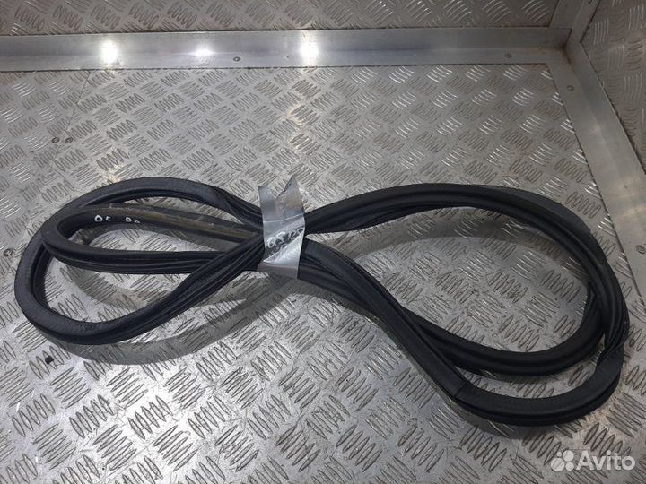 Уплотнитель проема двери задний правый Audi Q5 8R