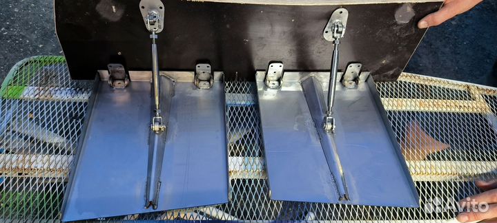 Транцевые плиты