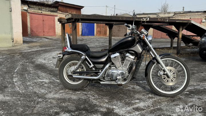 Suzuki Intruder 400