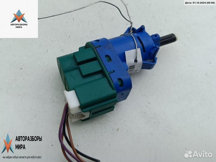 Датчик (включатель) стоп-сигнала Jaguar XJ X351