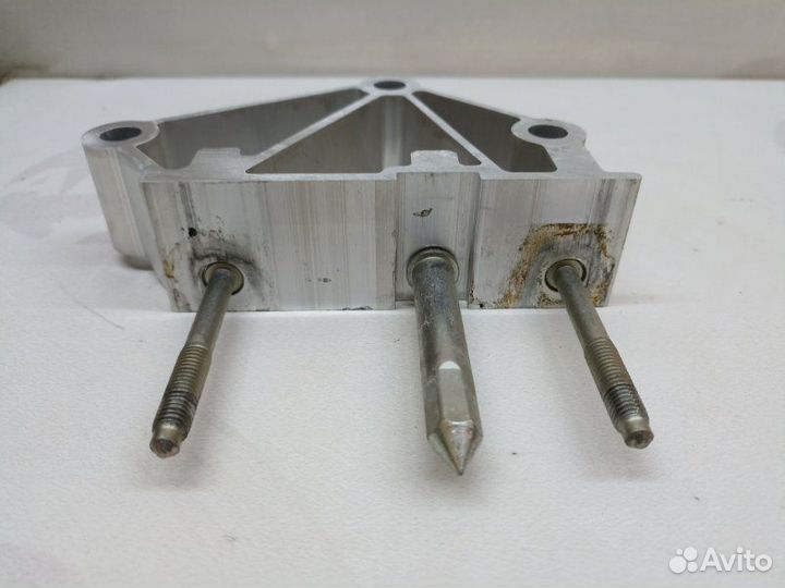 Кронштейн левый Volkswagen Jetta A6 cfna 2014