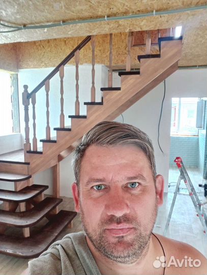 Лестница в подвал и погреб