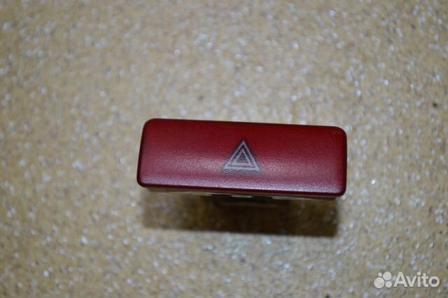 Кнопка аварийной сигнализации Митсубиси Лансер 9