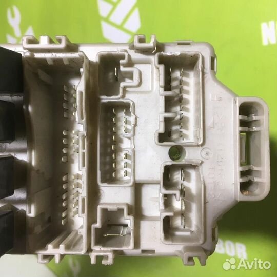 Блок предохранителей Митсубиси Лансер 9