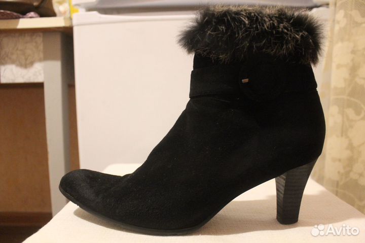 Черные теплые зимние сапожки