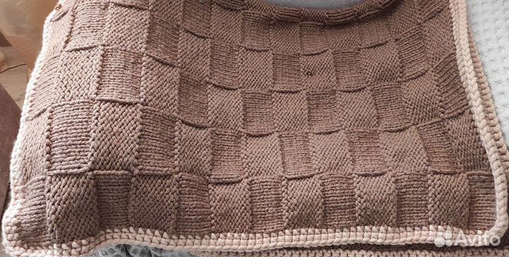 Плед вязаный ручной работы