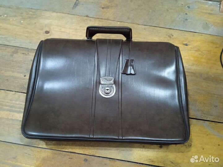 Портфель новый советский