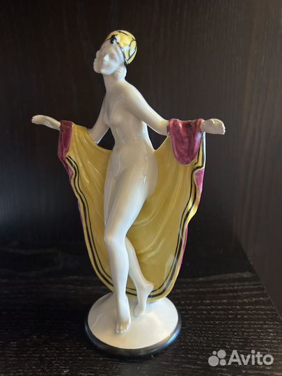 Фарфоровые статуэтки