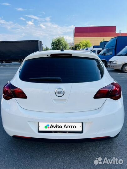 Opel Astra 1.6 AT, 2012, 180 500 км