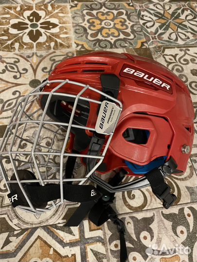 Хоккейный шлем