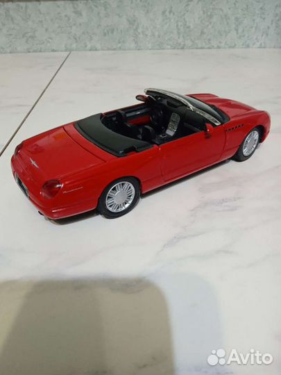 Модель Ford Thunderbird 1:24