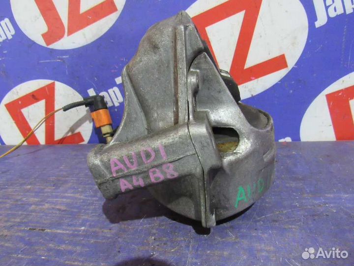 Подушка двигателя Audi A4 B8 (2007-2015)
