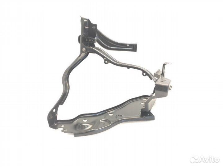 Кронштейн фары передний правый Mercedes-Benz