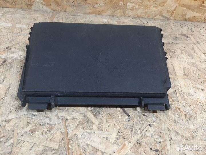 Крышка блока предохранителей Opel Corsa D