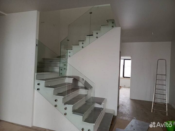 Лестничные ограждения из стекла Перила