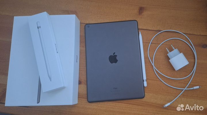 iPad 8 + Apple Pencil