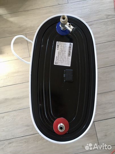 Бойлер electrolux EWH 30 Centurio IQ 2.0