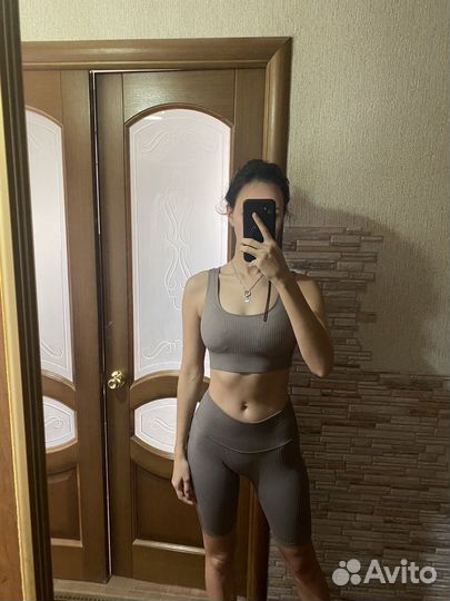 Спортивный костюм женский