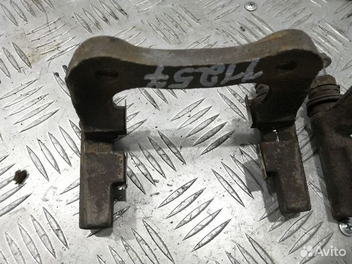 Скоба заднего суппорта Рено Меган 3, 4, Флюенс