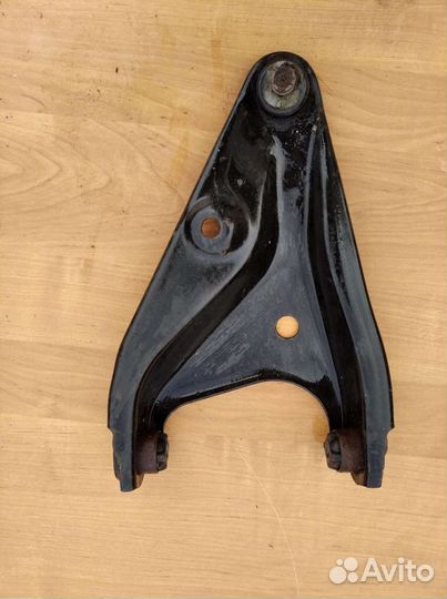 Рычаг передний Рено Логан