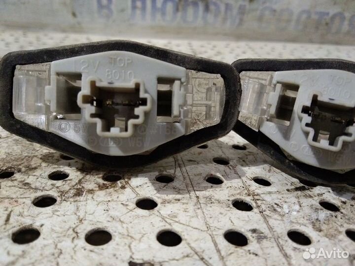 Плафон подсветки номера Honda Fit Shuttle Hybrid G