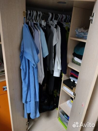 Детская кровать чердак со столом и шкафом бу