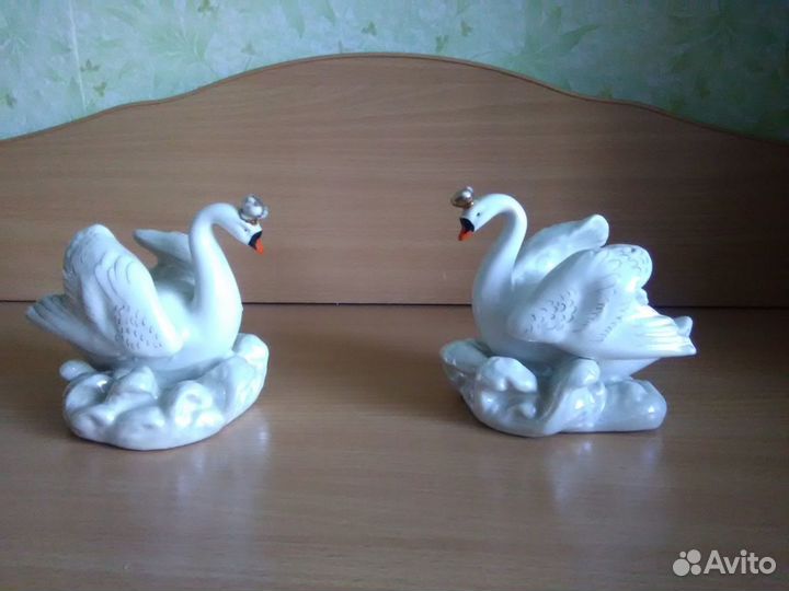 Статуэтки Лебеди