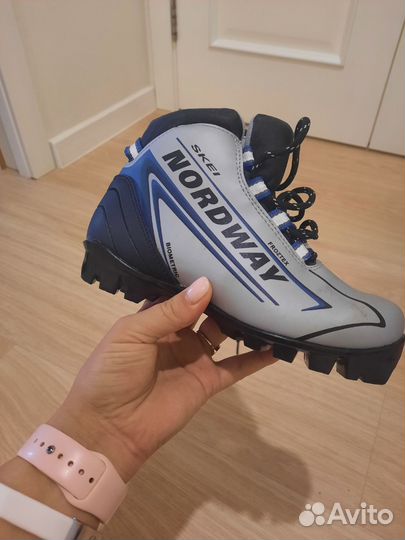 Лыжные ботинки коньковые 34