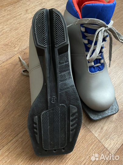 Лыжные ботинки