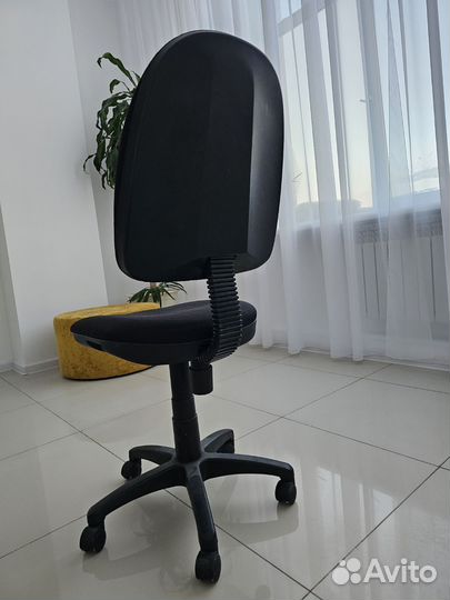 Компьютерное офисное кресло