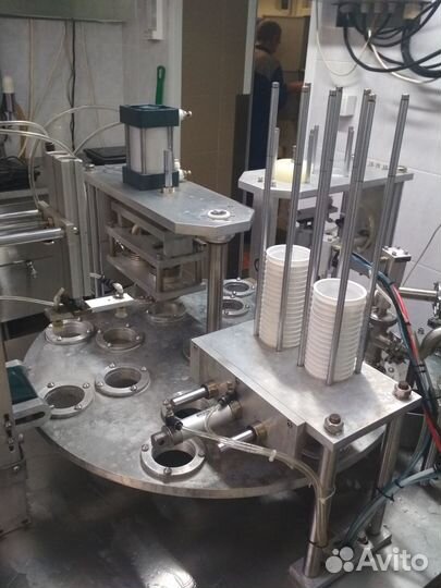 Автомат розлива и фасовки в стаканы (16 поз-стол)