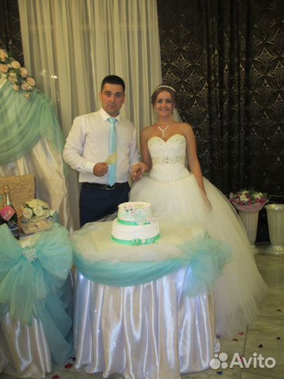 Ведущий Музыкант Диджей Спецэффекты Дым