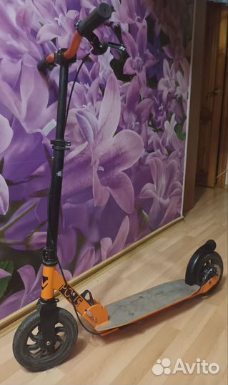 Самокат Novatrack Polis 200с ручным тормозом