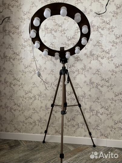 Кольцевая лампа со штативом