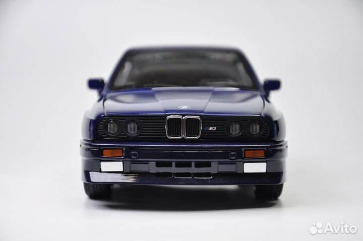 Модель авто BMW M3 (E30) 1986-1991 1:24 металл