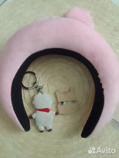 Ободок, брелок и значок BTS