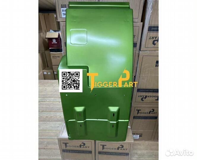 Брызговик в сборе правый зеленый Х3000 DZ132412307